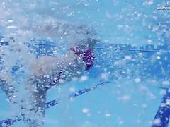 Find-Best-Pussy.com presents: Hot elena shows what she can do under water