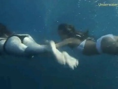 Find-Best-Pussy.com presents: Bikini girls filmed underwater in the ocean