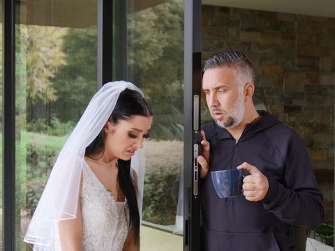 Find-Best-Pussy.com presents: Closeup video of newly runaway bride jazmin luv getting fucked hard