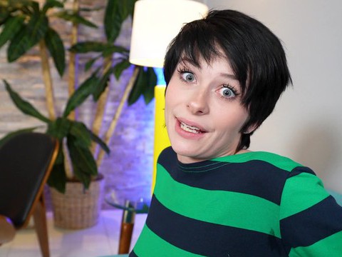 Find-Best-Pussy.com presents: Short hair kitty lynn gives a blowjob and gets fucked balls deep
