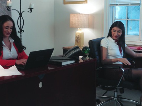 Find-Best-Pussy.com presents: Big butt boss spreads legs to ride her coworker on the bed