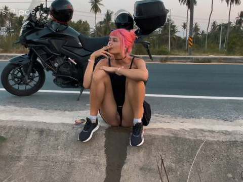 Find-Best-Pussy.com presents: Motorbike girlfriend peeing on the roadside